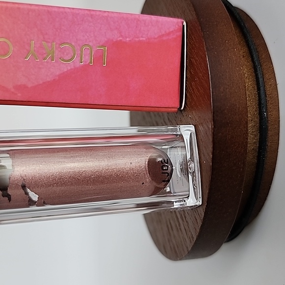 Lucky Chick Liquid Eyeshadow - Rose Quartz - Picture 5 of 9